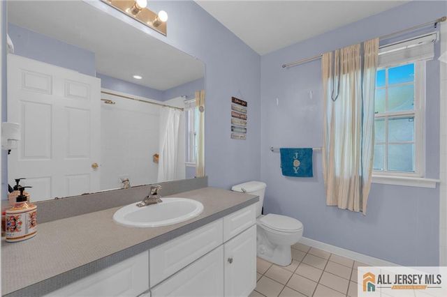 37 E Burgess Drive 37, Piscataway, NJ 08854