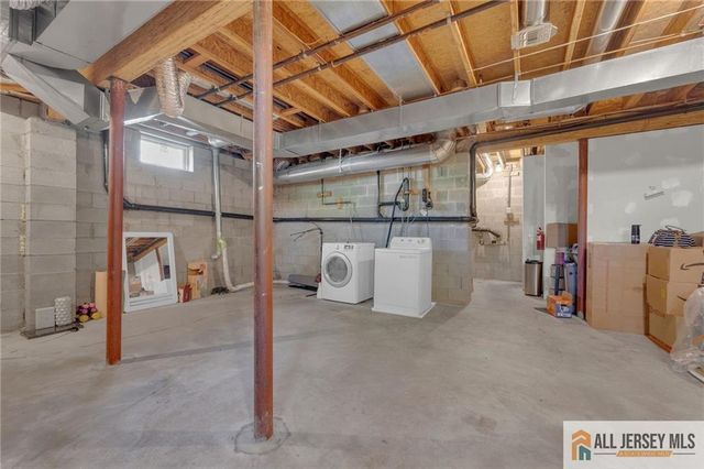 37 E Burgess Drive 37, Piscataway, NJ 08854