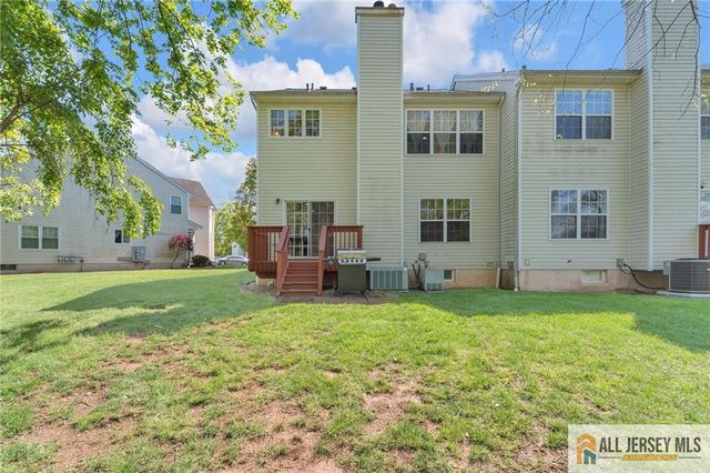 37 E Burgess Drive 37, Piscataway, NJ 08854