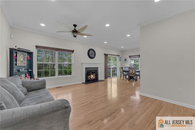37 E Burgess Drive 37, Piscataway, NJ 08854
