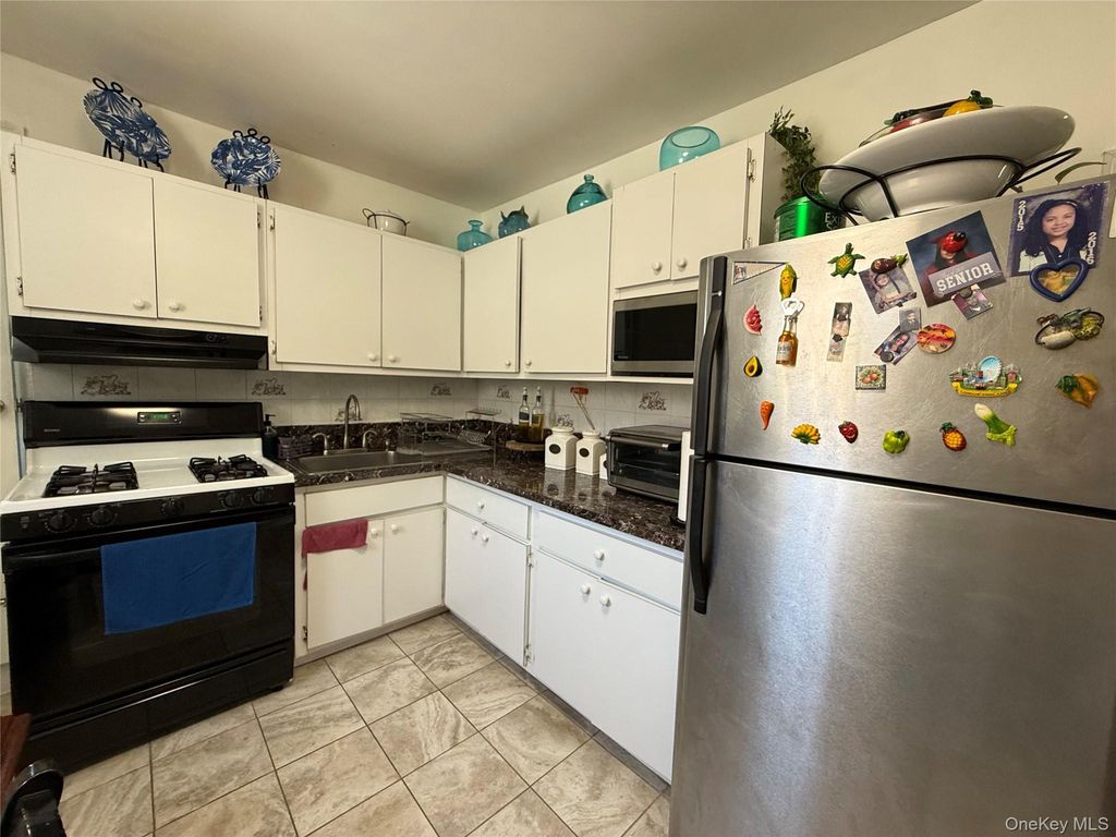 102-08 39th Avenue, Corona, NY 11368 — photo 4