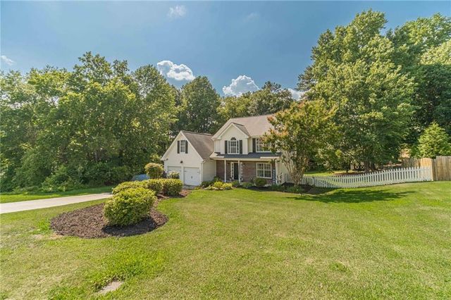 1220 Timber Walk Drive, Loganville, GA 30052