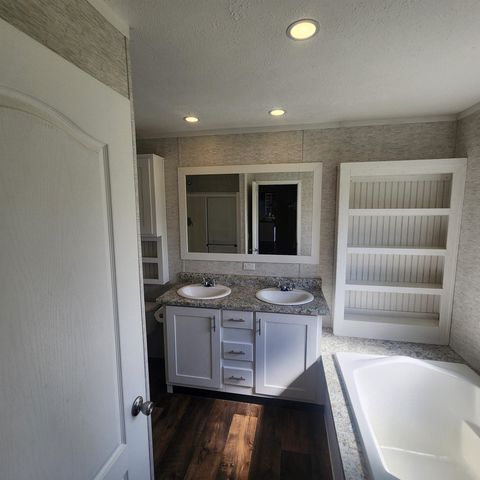 63 Tablerock Road, Evening Shade, AR 72532