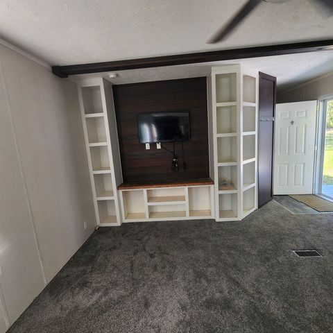 63 Tablerock Road, Evening Shade, AR 72532