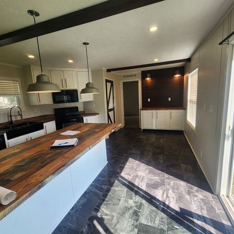 63 Tablerock Road, Evening Shade, AR 72532