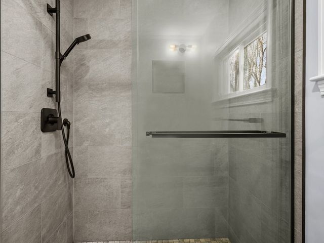 165 Hartford, Natick, MA 01760