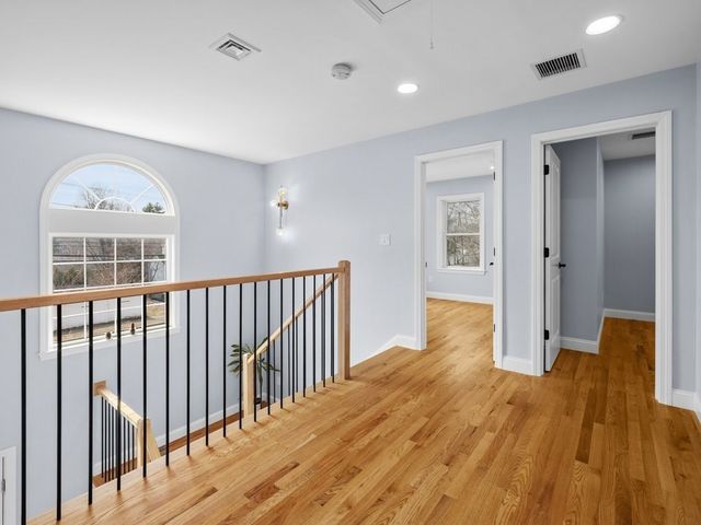 165 Hartford, Natick, MA 01760