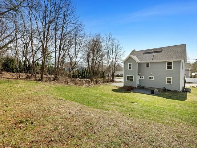 165 Hartford, Natick, MA 01760