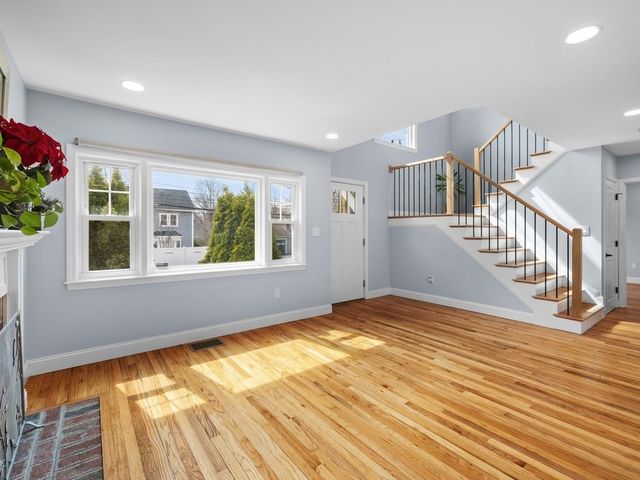 165 Hartford, Natick, MA 01760