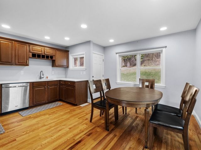 165 Hartford, Natick, MA 01760