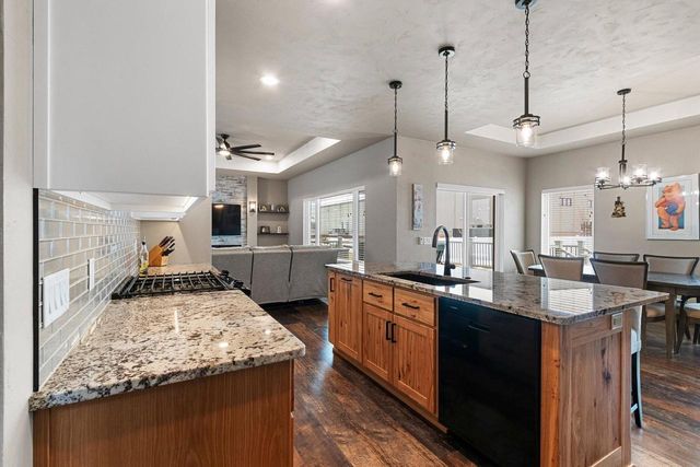 1667 TORCHWOOD TRAIL, De Pere, WI 54115