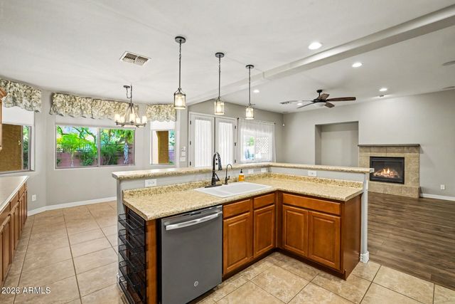 2024 W BONANZA Lane, Phoenix, AZ 85085