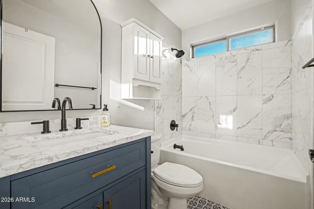 2024 W BONANZA Lane, Phoenix, AZ 85085