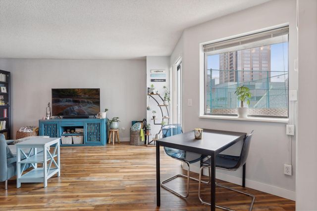 78 10th Street E 402, Saint Paul, MN 55101