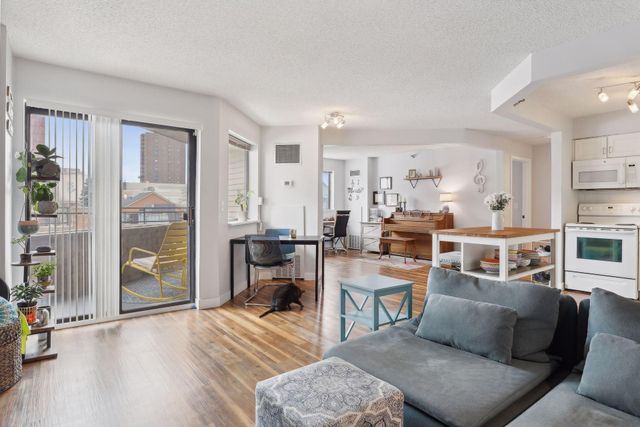 78 10th Street E 402, Saint Paul, MN 55101