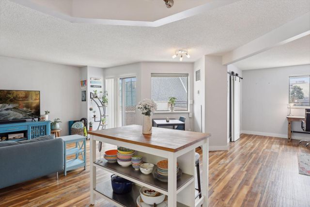 78 10th Street E 402, Saint Paul, MN 55101