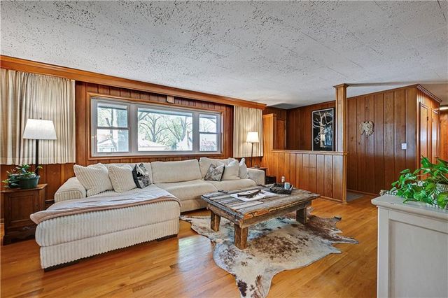 3600 W 50th Terrace, Roeland Park, KS 66205