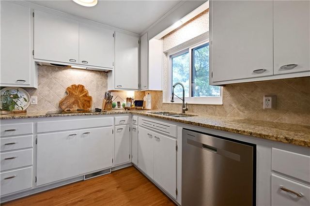 3600 W 50th Terrace, Roeland Park, KS 66205