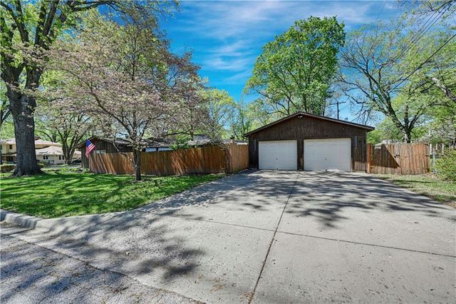 3600 W 50th Terrace, Roeland Park, KS 66205