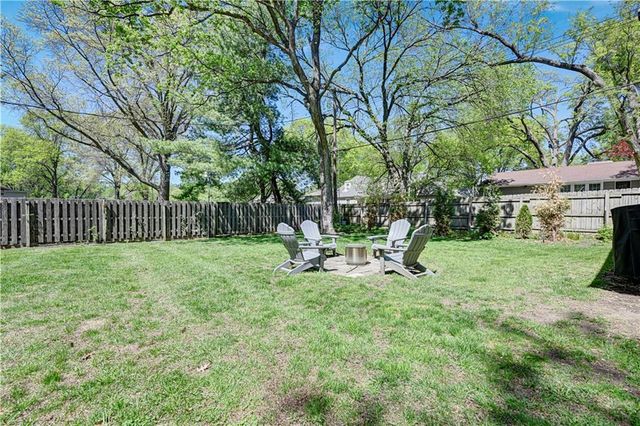 3600 W 50th Terrace, Roeland Park, KS 66205