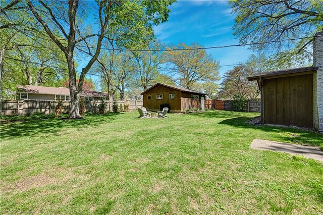 3600 W 50th Terrace, Roeland Park, KS 66205