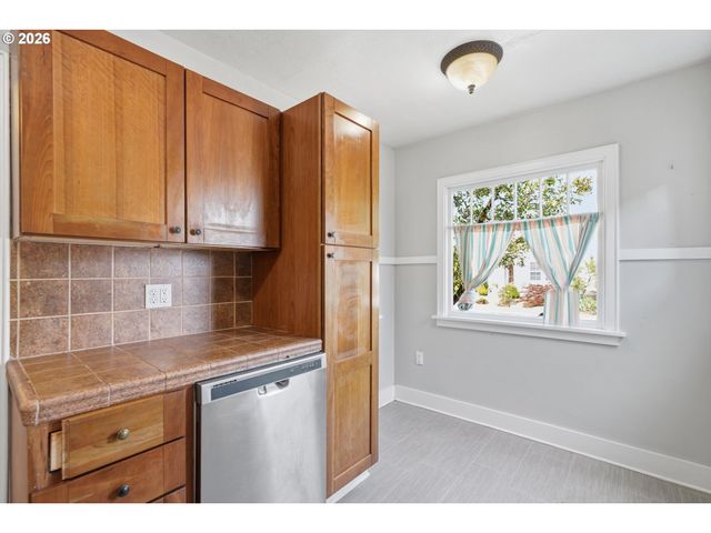 3730 Se 51ST Ave, Portland, OR 97206