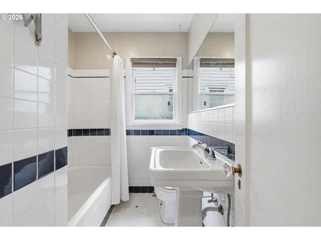 3730 Se 51ST Ave, Portland, OR 97206