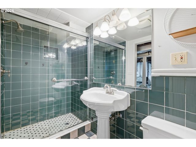 3730 Se 51ST Ave, Portland, OR 97206