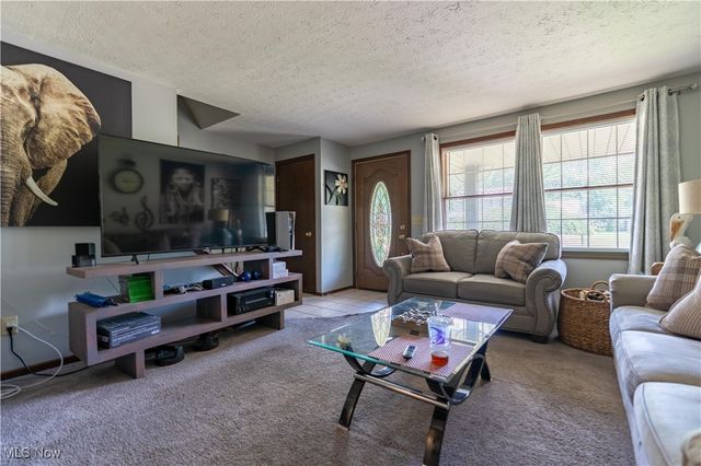 5161 Johnnycake Ridge NE, Canton, OH 44705