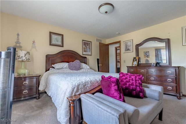 5161 Johnnycake Ridge NE, Canton, OH 44705