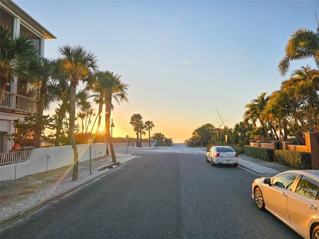 108 22ND AVENUE, St Pete Beach, FL 33706
