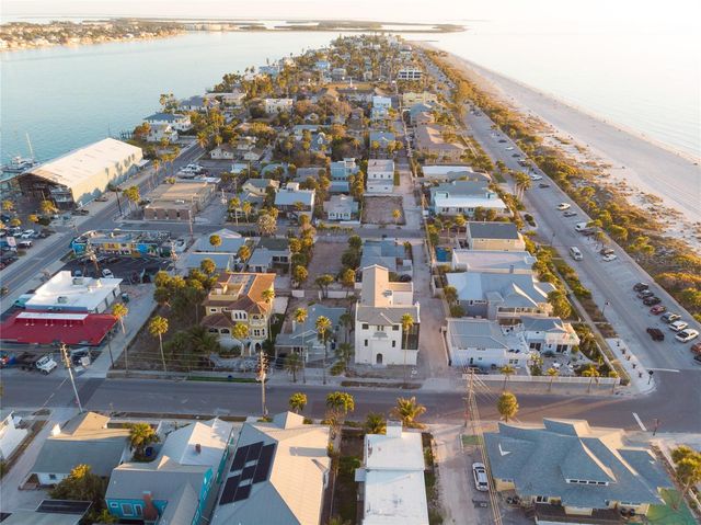 108 22ND AVENUE, St Pete Beach, FL 33706