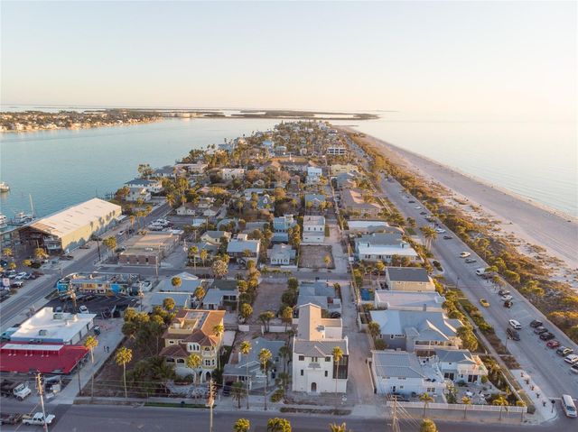 108 22ND AVENUE, St Pete Beach, FL 33706