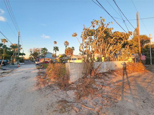 108 22ND AVENUE, St Pete Beach, FL 33706
