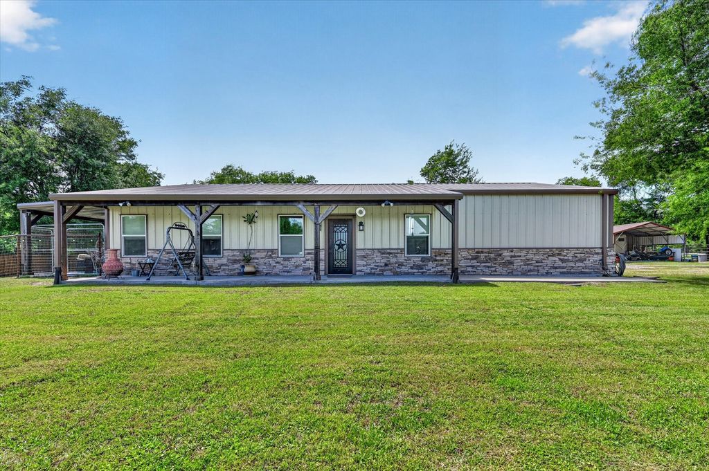 7575 County Road 3522 Road, Quinlan, TX 75474