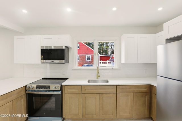 9 Riccis Drive, Jackson, NJ 08527