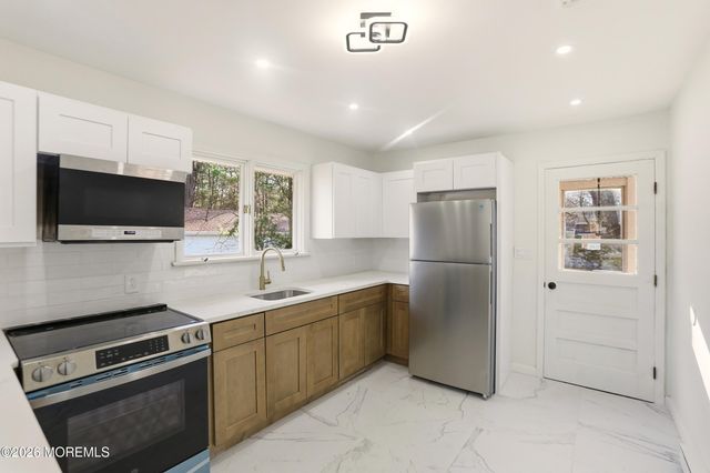 9 Riccis Drive, Jackson, NJ 08527