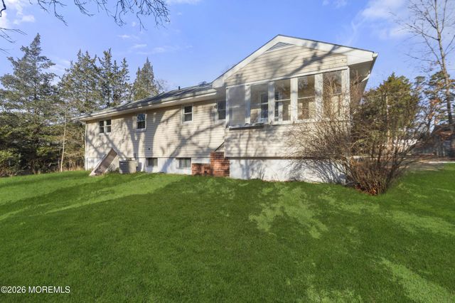 9 Riccis Drive, Jackson, NJ 08527