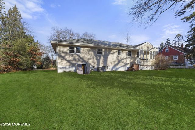 9 Riccis Drive, Jackson, NJ 08527