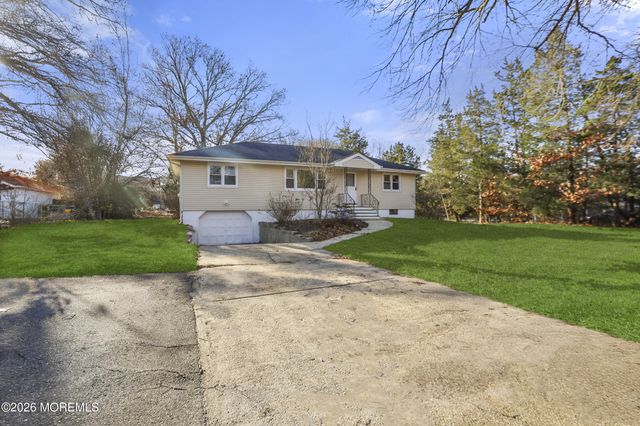 9 Riccis Drive, Jackson, NJ 08527