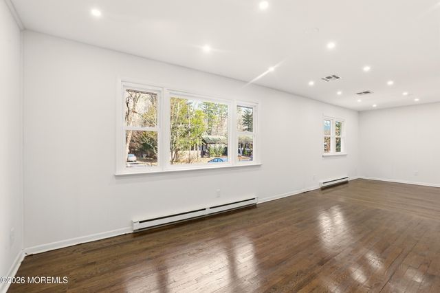 9 Riccis Drive, Jackson, NJ 08527