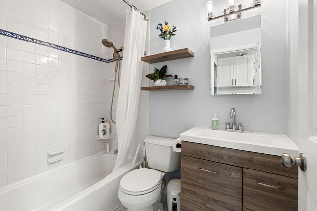 10 Linwood St 214, Malden, MA 02148