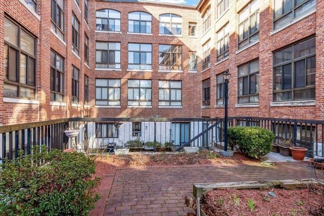 10 Linwood St 214, Malden, MA 02148