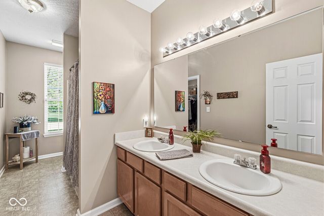 5527 Bruce Boulevard, Noblesville, IN 46062