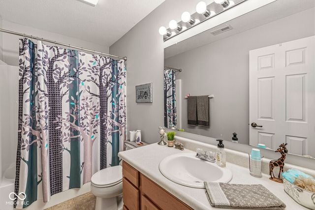 5527 Bruce Boulevard, Noblesville, IN 46062
