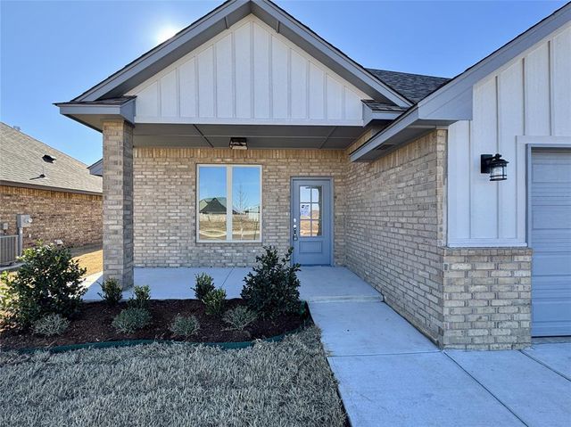 9324 NW 143rd Street, Yukon, OK 73099