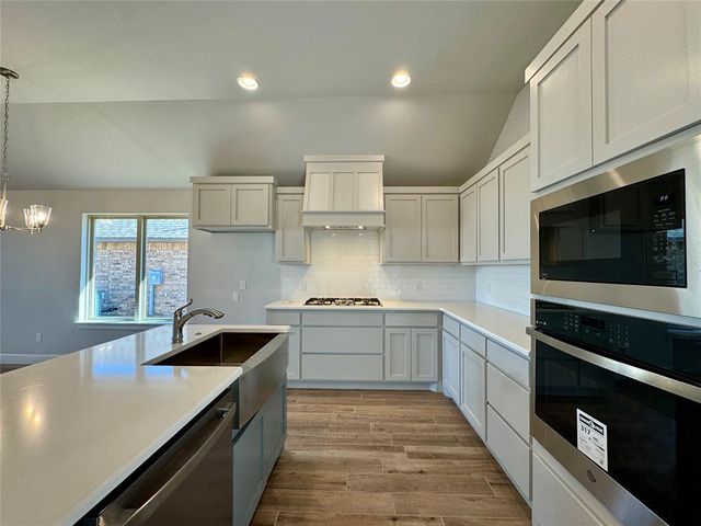 9324 NW 143rd Street, Yukon, OK 73099