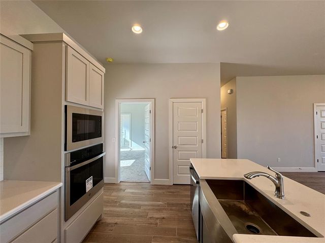 9324 NW 143rd Street, Yukon, OK 73099