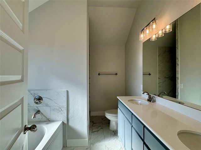 9324 NW 143rd Street, Yukon, OK 73099