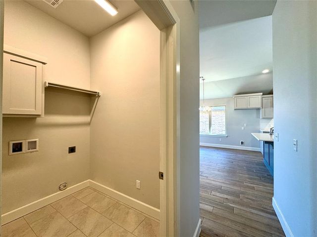 9324 NW 143rd Street, Yukon, OK 73099